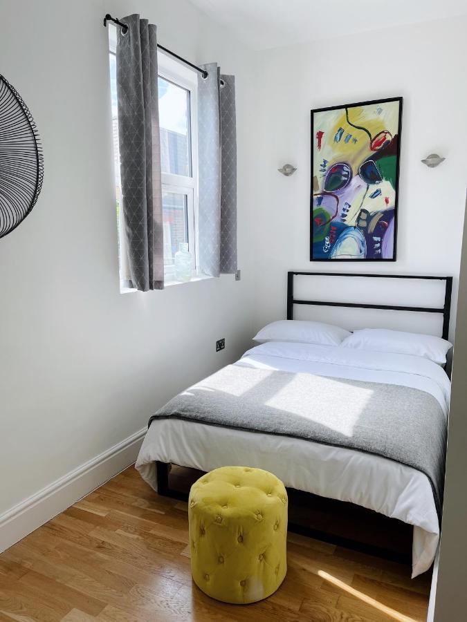 Апартаменты Modern And Light 2 Bed Flat In Sw2 Лондон Экстерьер фото