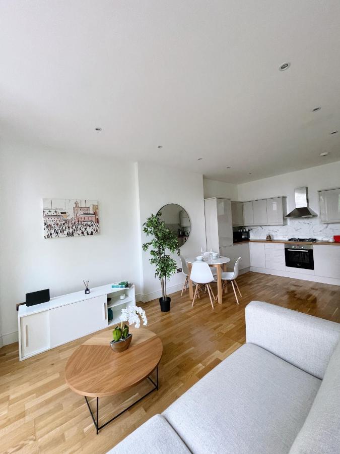 Апартаменты Modern And Light 2 Bed Flat In Sw2 Лондон Экстерьер фото
